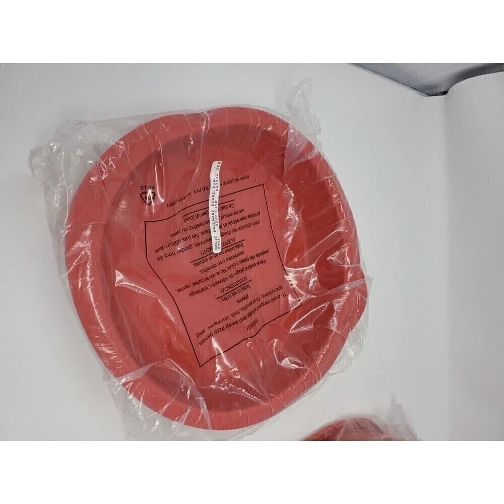 NOS TUPPERWARE MAGIC BAKEWARE SILICONE BAKING SET ROUND HEART BUNDT PAN SET OF 3